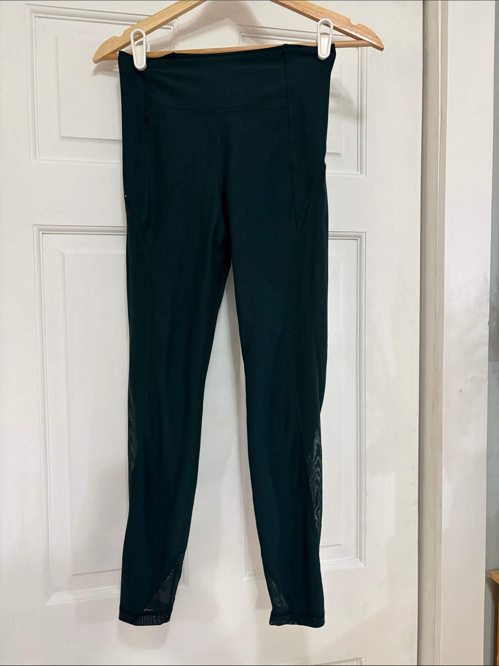 Old Navy Dark Green High-Waist Leggings with Mesh Insets